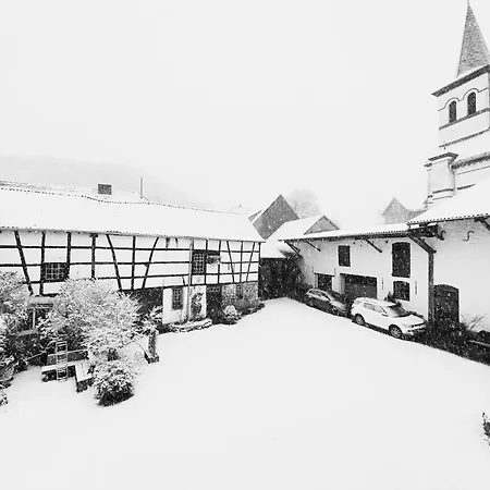 Burg Hausen Heimbach